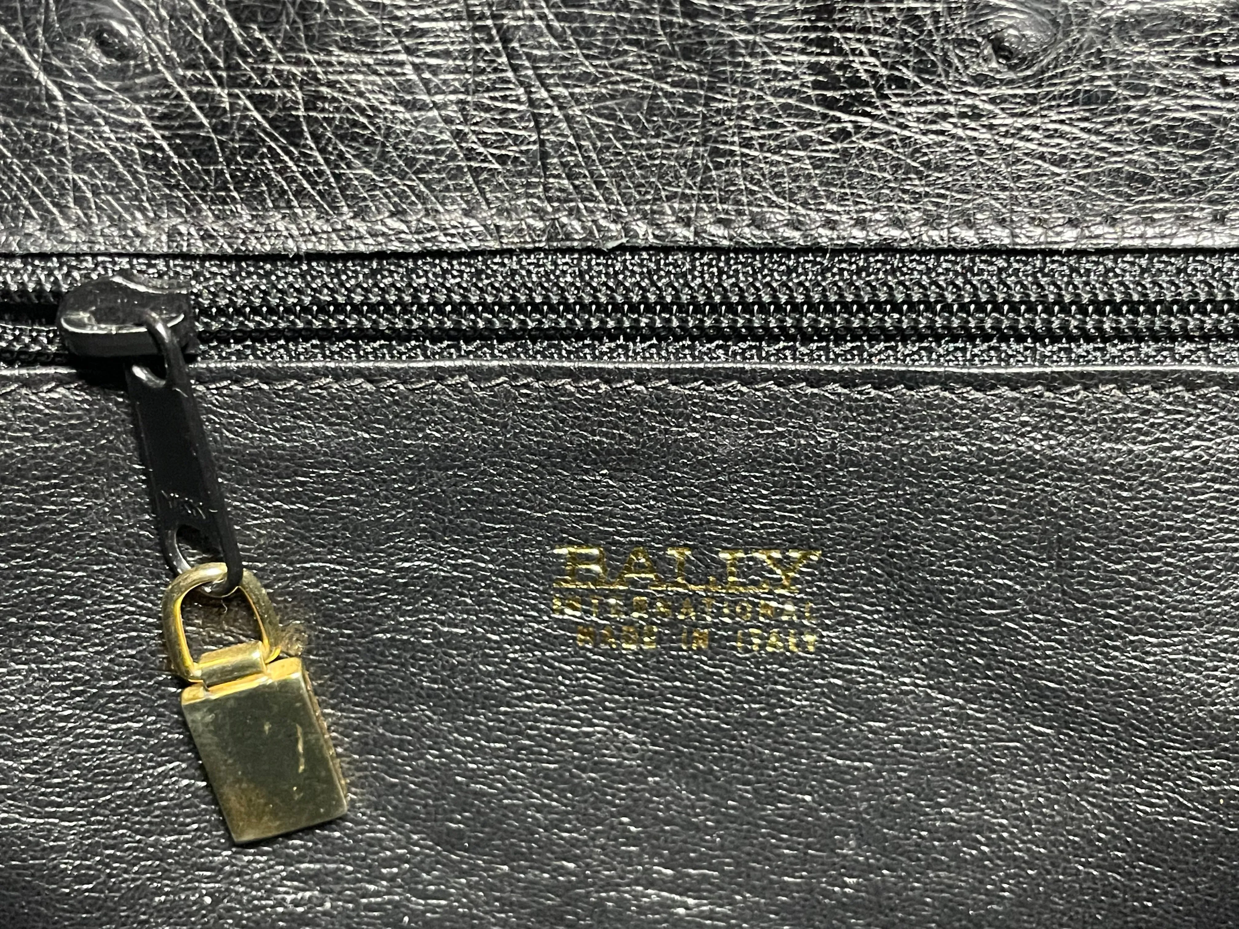 Vintage BALLY genuine ostrich leather kelly ado sport style shoulder bag purse with gold tone hardware and twisted straps. 061024y1