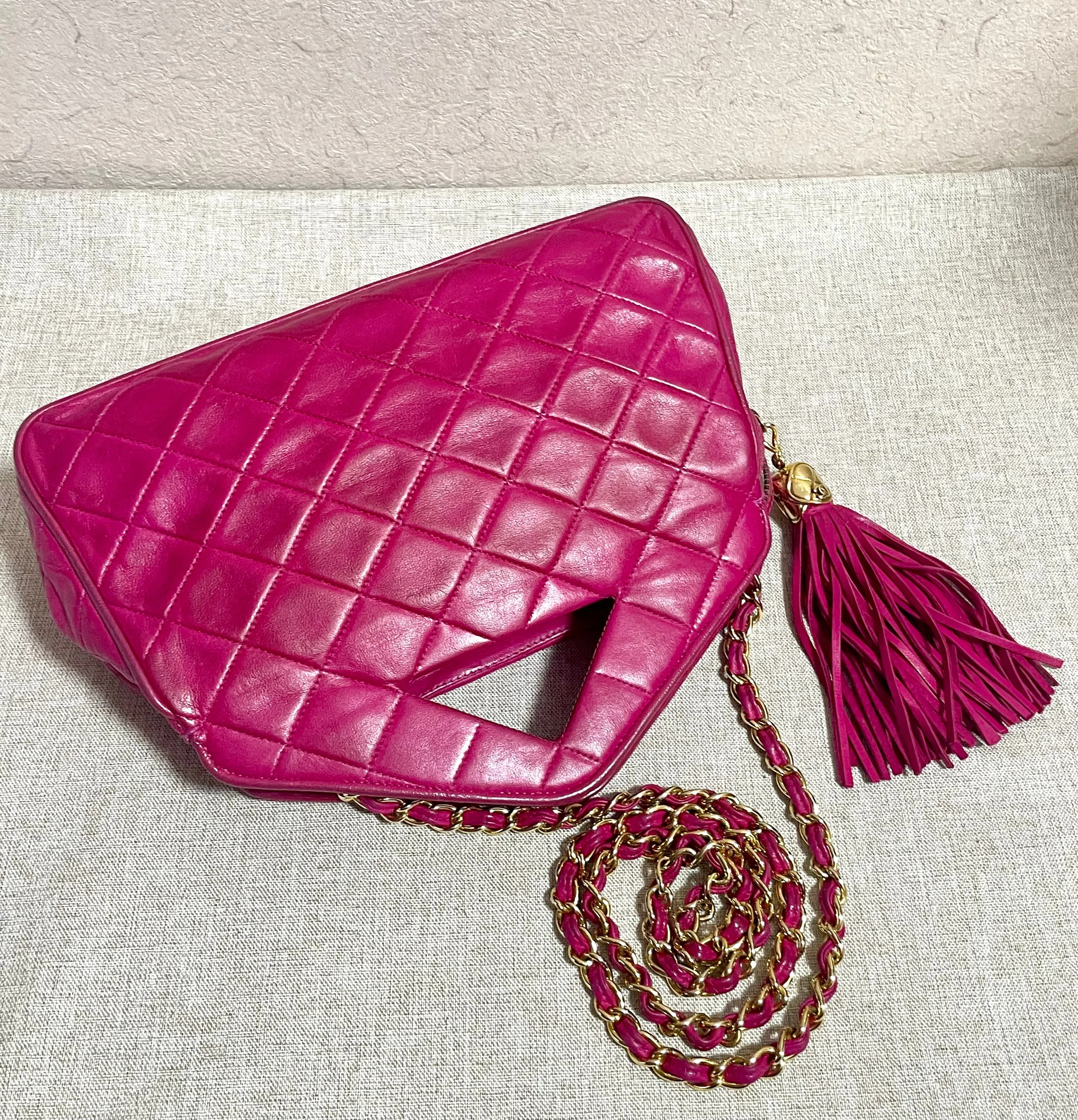 Vintage CHANEL pink lamb leather chain shoulder bag with fringe. Rare triangle handle handbag. Must have purse. 070225ac6