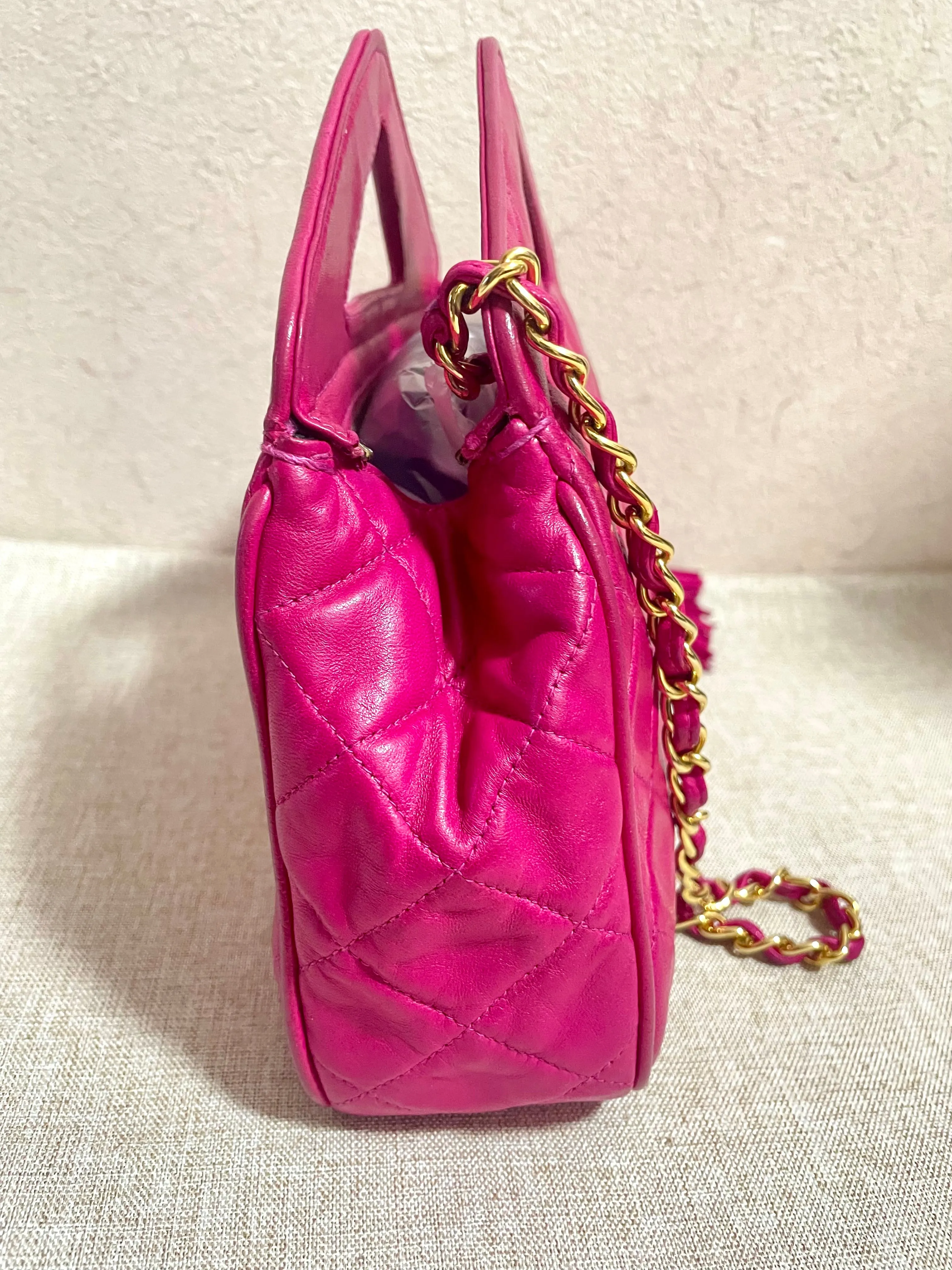 Vintage CHANEL pink lamb leather chain shoulder bag with fringe. Rare triangle handle handbag. Must have purse. 070225ac6