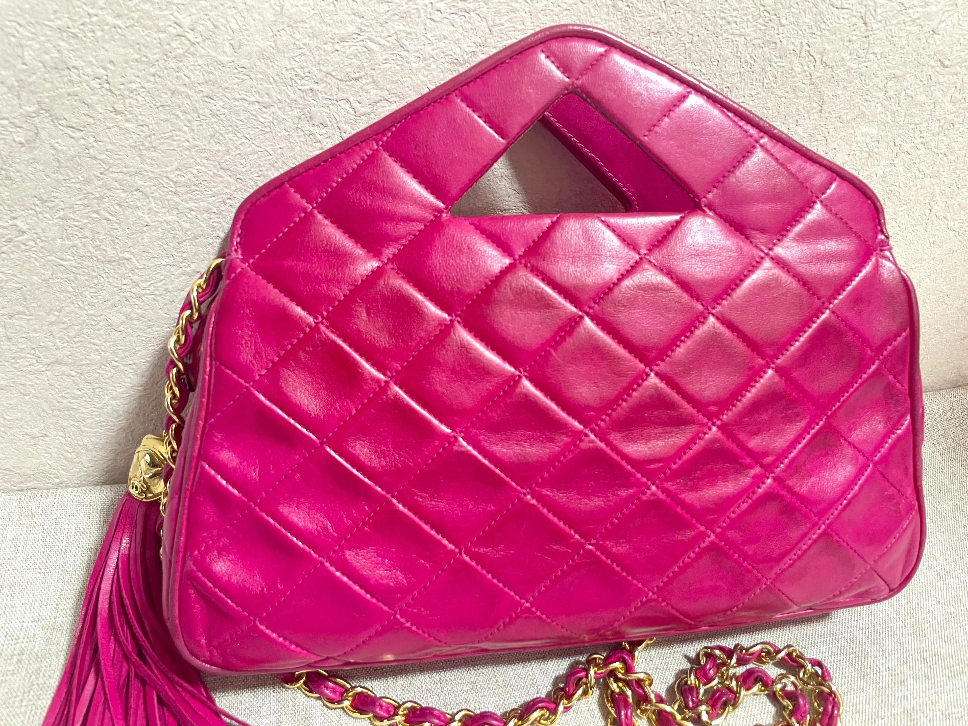 Vintage CHANEL pink lamb leather chain shoulder bag with fringe. Rare triangle handle handbag. Must have purse. 070225ac6