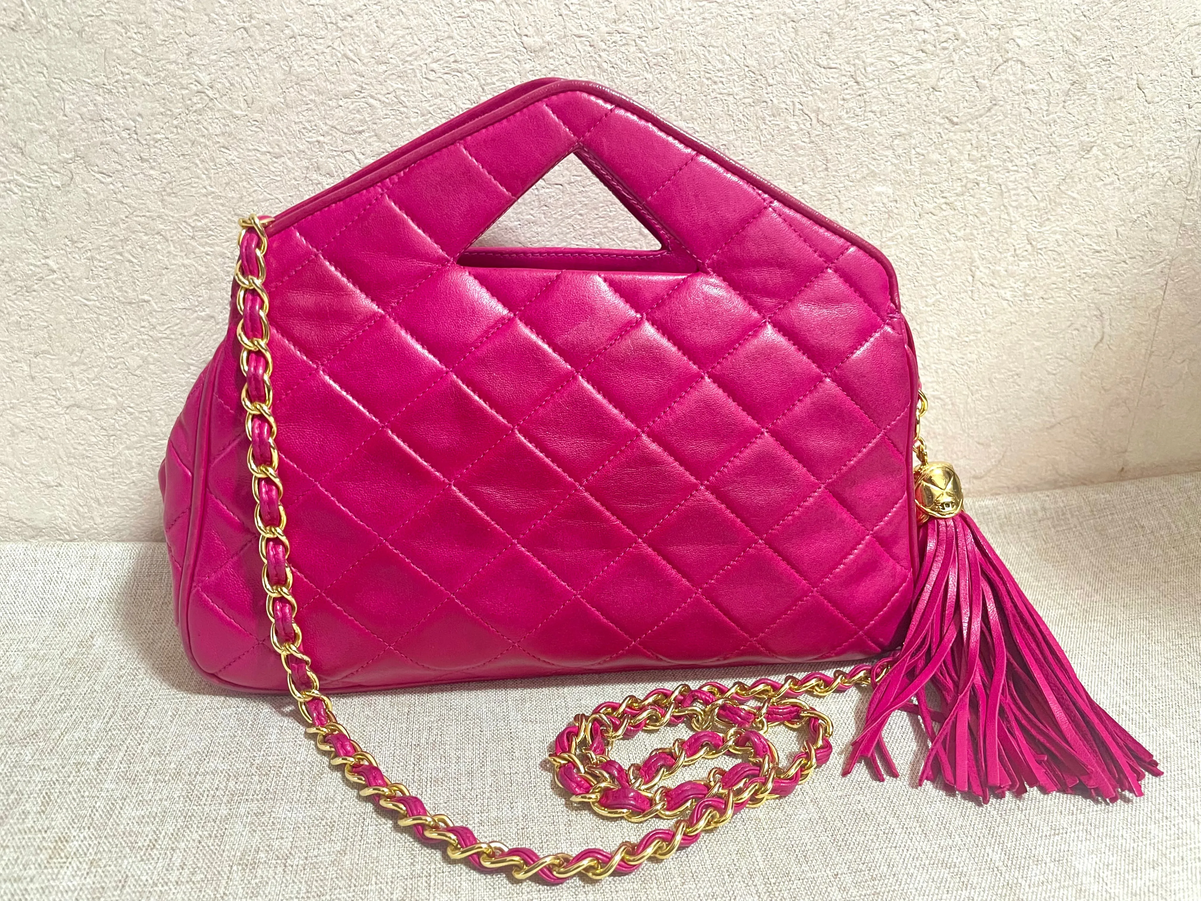 Vintage CHANEL pink lamb leather chain shoulder bag with fringe. Rare triangle handle handbag. Must have purse. 070225ac6