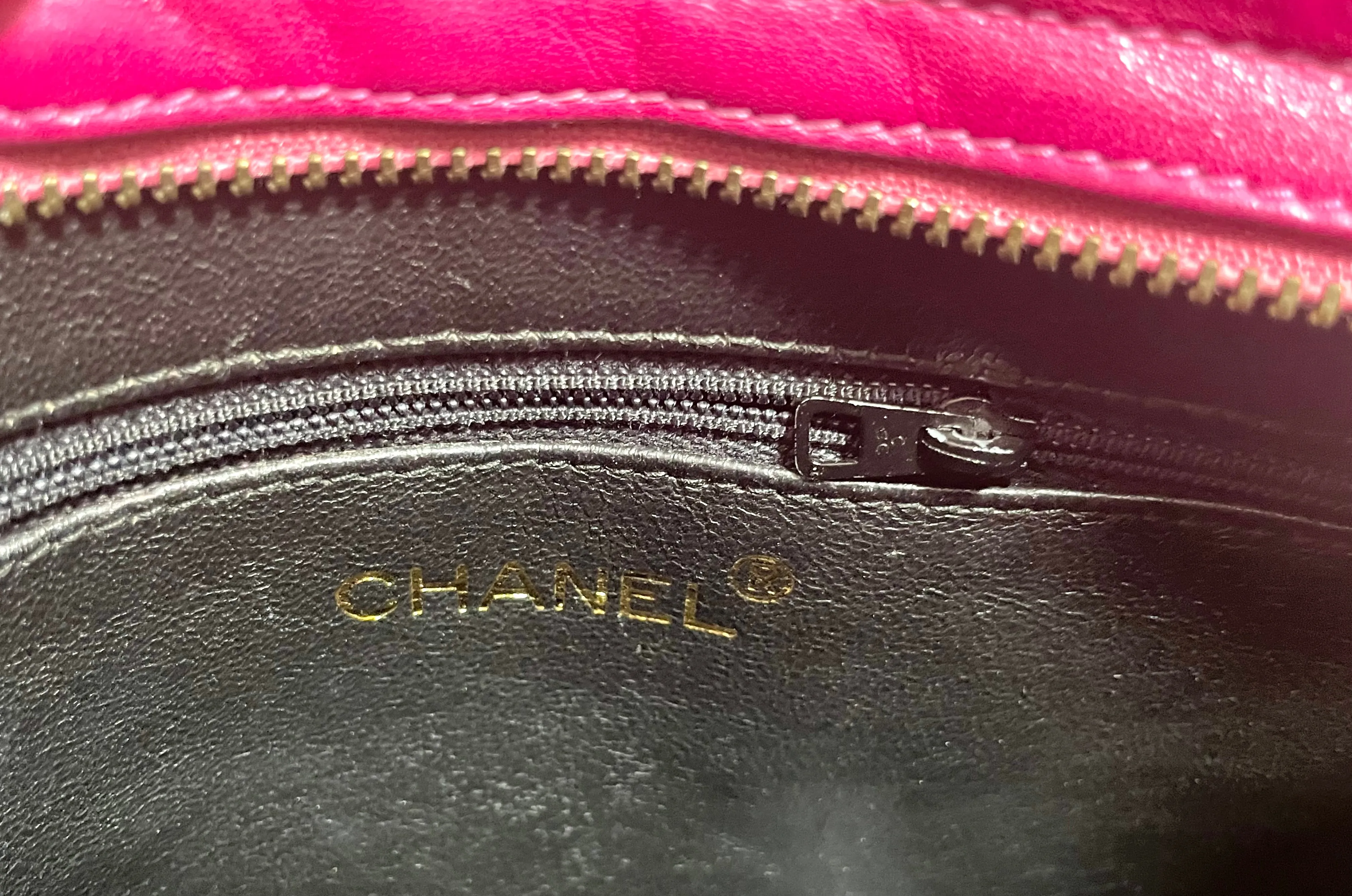 Vintage CHANEL pink lamb leather chain shoulder bag with fringe. Rare triangle handle handbag. Must have purse. 070225ac6