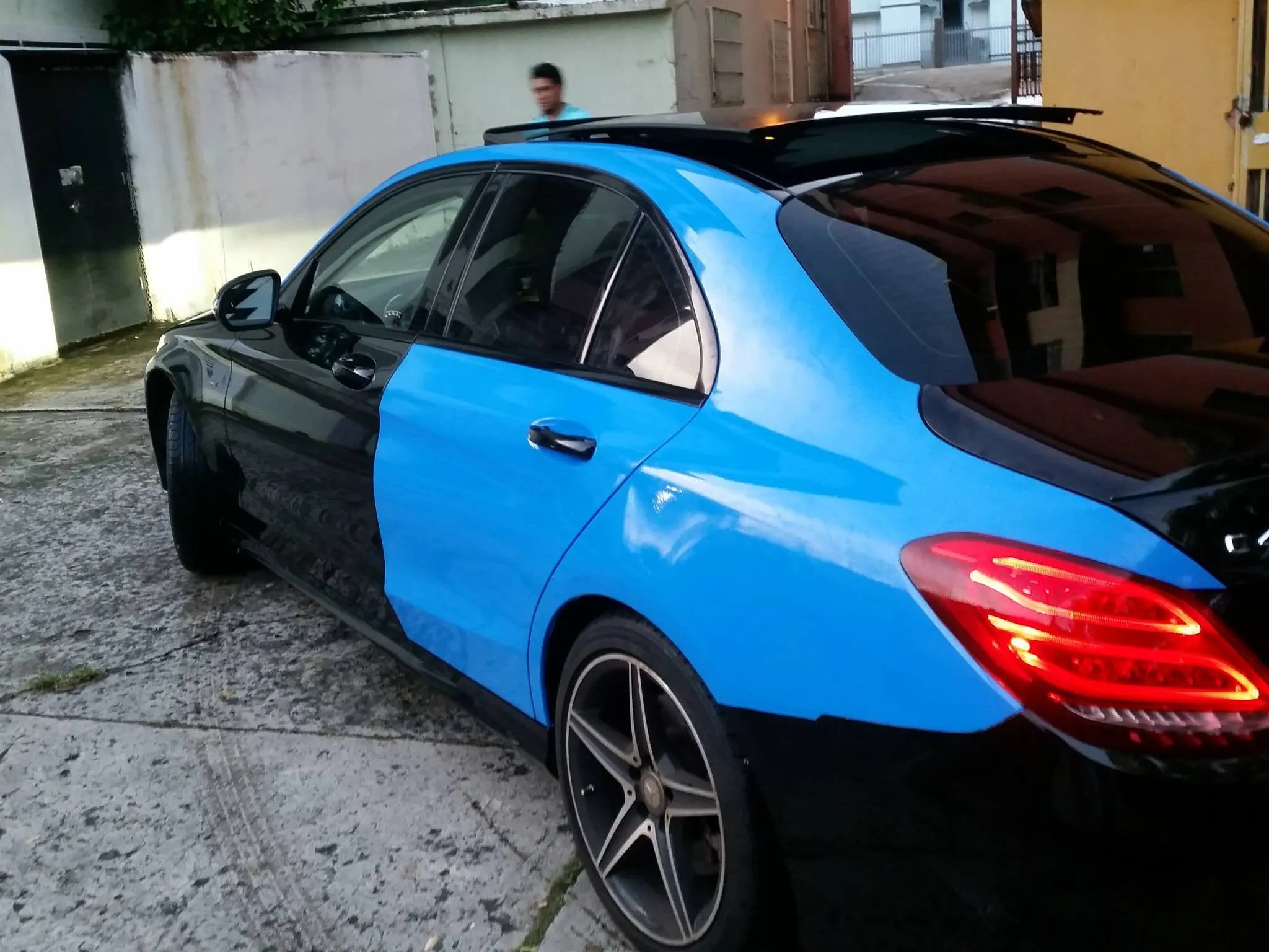 VViViD  Gloss Smurf Blue (Riviera Porsche GT3 Blue)