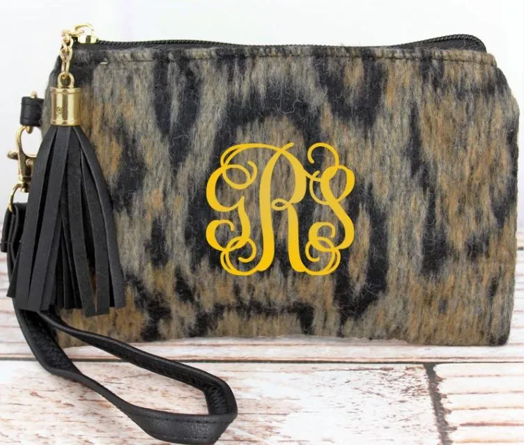 WRISTLET POUCH
